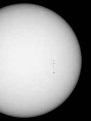 20100208_Sunspots_overview_768x1024