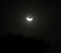 20100320_Maan_Pleiaden_7x2sec_1024